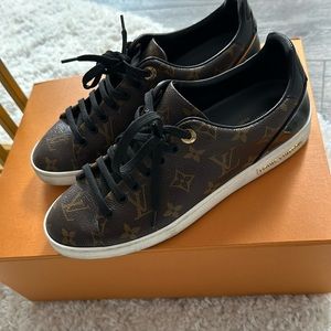 Louis Vuitton Frontrow Sneaker gently worn size 39